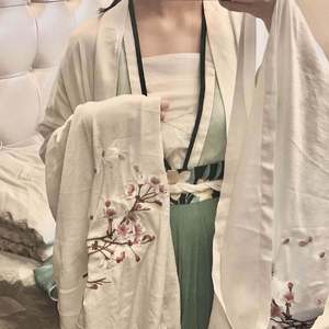 年少不知熟女好v69XX
